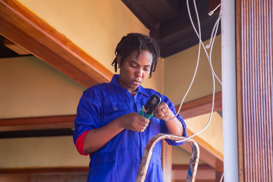 Mwangi Electrical Works logo